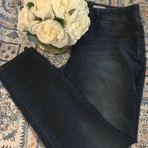 ANA Bootcut Jeans
